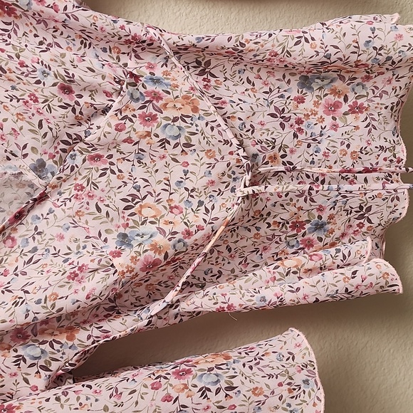 Anxiety Sheer Floral Top w/Shoulder Cutouts - Picture 6 of 8